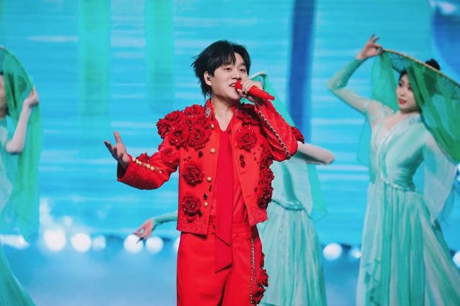 洛琦湖南卫视春晚《我把这湘唱给你听》登热搜榜首